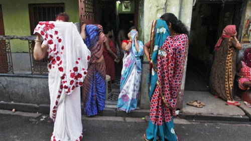 Sonagachi nằm ở bắc Kolkata với hàng trăm nhà thổ. Ảnh: QZ. Sonagachi nằm ở bắc Kolkata với hàng trăm nhà thổ. Ảnh: QZ.