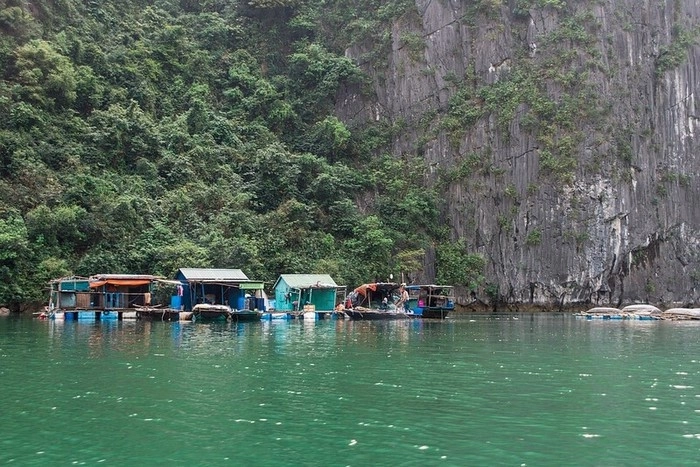 Làng chài Việt Hải - Điểm đến không thể bỏ qua bởi phong cảnh sơn thủy hữu tình, cùng không khí bình dị đặc trưng của làng quê miền Bắc. Ảnh: RyanJolie. Làng chài Việt Hải - Điểm đến không thể bỏ qua bởi phong cảnh sơn thủy hữu tình, cùng không khí bình dị đặc trưng của làng quê miền Bắc. Ảnh: RyanJolie.