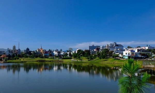Thành phố Bảo Lộc trong lành và bình yên. Ảnh: Nguyễn Hải Vinh Thành phố Bảo Lộc trong lành và bình yên. Ảnh: Nguyễn Hải Vinh