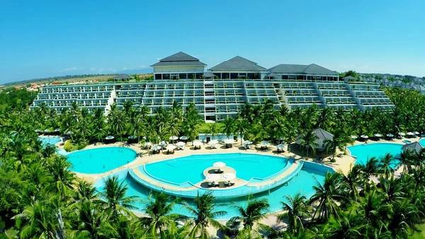 Khu nghỉ dưỡng đạt tiêu chuẩn quốc tế 5 sao, nằm trên ngọn đồi đối diện biển Khu nghỉ dưỡng đạt tiêu chuẩn quốc tế 5 sao, nằm trên ngọn đồi đối diện biển