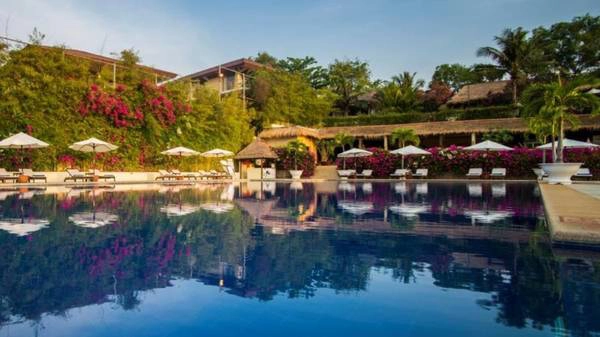 Bên cạnh những khu vườn nhiệt đới rực rỡ, Victoria Phan Thiết còn sở hữu hồ bơi Infinity tuyệt đẹp. Bên cạnh những khu vườn nhiệt đới rực rỡ, Victoria Phan Thiết còn sở hữu hồ bơi Infinity tuyệt đẹp.