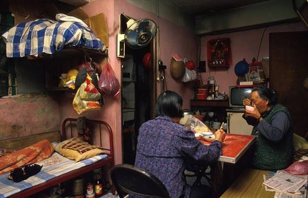 Kowloon có văn hóa làng xã do không gian sống và làm việc chật hẹp. 