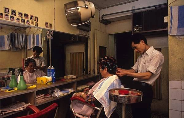 Vợ chồng Ho Chi Kam mở một tiệm làm tóc cho đến năm 1991