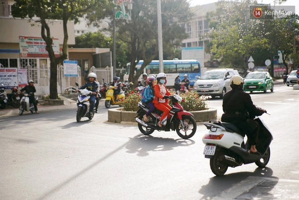 Từ những con đường lớn... Từ những con đường lớn...