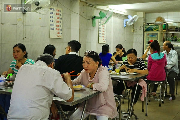 da-may-chuc-nam-tuoi-nhung-nhung-quan-an-sai-gon-nay-luc-nao-cung-dong-nghit-ivivu-8