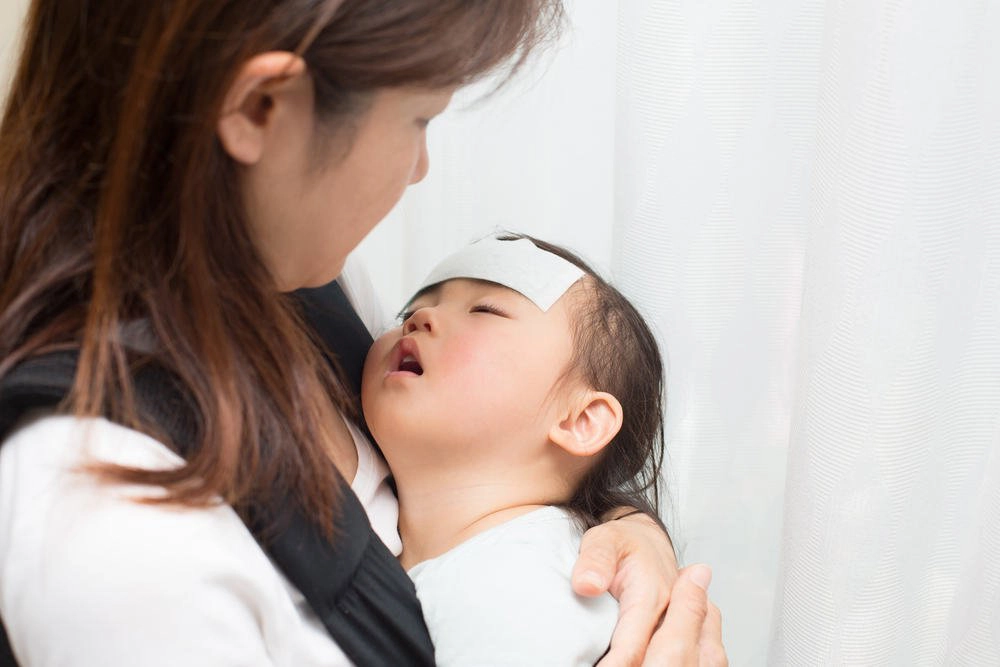 Trẻ sốt cao co giật