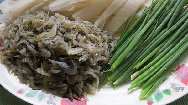 Tép tươi rói mới bắt về nấu canh khoai mì thì tuyệt ngon - Ảnh: Minh Kỳ Tép tươi rói mới bắt về nấu canh khoai mì thì tuyệt ngon - Ảnh: Minh Kỳ