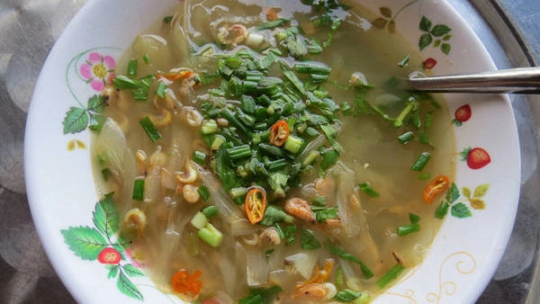 Tô canh khoai mì nấu tép - Ảnh: Minh Kỳ Tô canh khoai mì nấu tép - Ảnh: Minh Kỳ