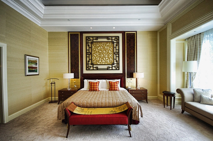 Khách sạn có 3 hạng phòng phân theo khu Tower Wing, Garden Wing và Valley Wing - với loại phòng cao cấp nhất là Singapore Suite và Shangri-La Suite, không tiết lộ giá và khách phải liên hệ trực tiếp với khách sạn mới có thể đặt phòng. Khách sạn có 3 hạng phòng phân theo khu Tower Wing, Garden Wing và Valley Wing - với loại phòng cao cấp nhất là Singapore Suite và Shangri-La Suite, không tiết lộ giá và khách phải liên hệ trực tiếp với khách sạn mới có thể đặt phòng.
