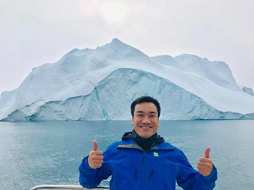 Anh Hoàng Phụng Hiếu ở Vịnh băng Ilulissat.