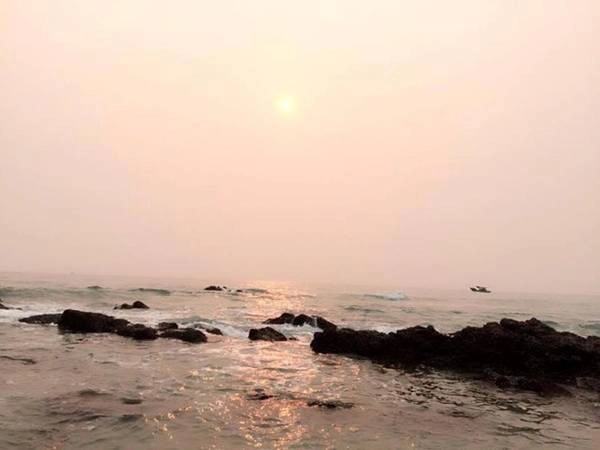 ... và ngắm hoàng hôn để cảm nhận được hết không khí, cũng như cảnh sắc thiên nhiên khi kết thúc một ngày trên hòn đảo này như thế nào. ... và ngắm hoàng hôn để cảm nhận được hết không khí, cũng như cảnh sắc thiên nhiên khi kết thúc một ngày trên hòn đảo này như thế nào.