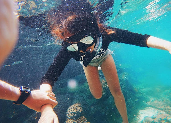Hiện, đảo Gầm Ghì chưa có nhiều hoạt động vui chơi giải trí cho du khách. Bạn có thể thuê đồ để lặn ngắm san hô, câu cá, bắt nhum, tắm nắng... Hiện, đảo Gầm Ghì chưa có nhiều hoạt động vui chơi giải trí cho du khách. Bạn có thể thuê đồ để lặn ngắm san hô, câu cá, bắt nhum, tắm nắng...