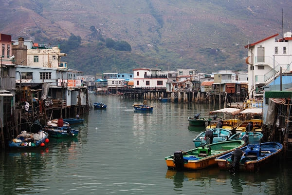 Làng chài Tai O là nơi để khách du lịch quan sát cuộc sống truyền thống của người Trung Quốc xưa. Ảnh: mice.net.au