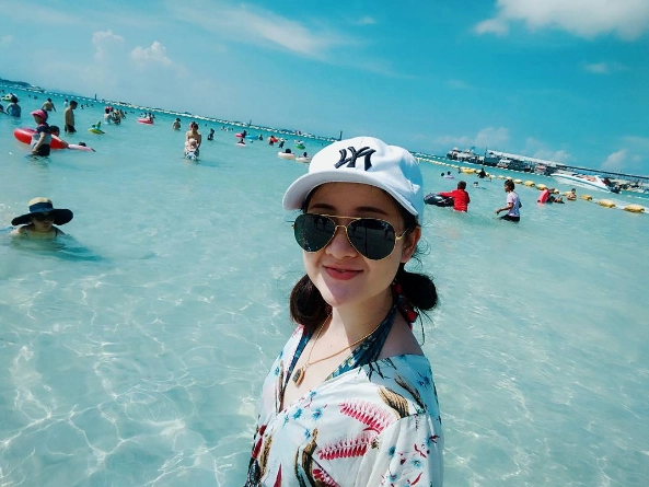 Nước biển trong vắt trên đảo San Hô ở Pattaya. Ảnh: instagram