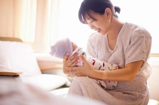 Dấu hiệu sắp có kinh nguyệt sau sinh
