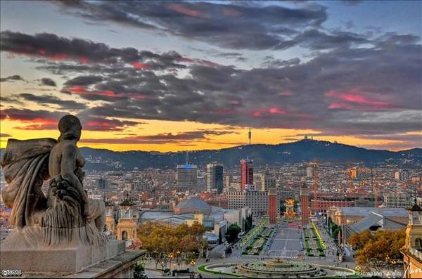 Barcelona sở hữu một khối lượng đồ sộ các di sản văn hoá nghệ thuật den-barcelona-khong-chi-co-bong-da-ivivu-1