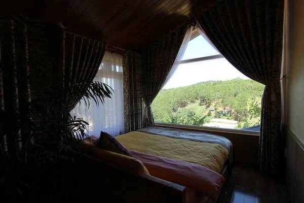 Tất cả những điều bạn cần làm là kéo nhẹ chiếc rèm cửa từ bên trong Zen Valley Dalat, những khung cảnh đẹp đẽ ấy đã ở ngay trước mắt. Tất cả những điều bạn cần làm là kéo nhẹ chiếc rèm cửa từ bên trong Zen Valley Dalat, những khung cảnh đẹp đẽ ấy đã ở ngay trước mắt.