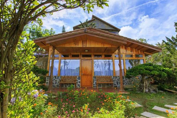 Zen Valley Dalat sở hữu 18 phòng nghỉ với 2 dạng bungalow và building được thiết kế sang trọng với sàn gỗ tạo tạo nên không gian thân thiện, gần gũi với thiên nhiên. Zen Valley Dalat sở hữu 18 phòng nghỉ với 2 dạng bungalow và building được thiết kế sang trọng với sàn gỗ tạo tạo nên không gian thân thiện, gần gũi với thiên nhiên.