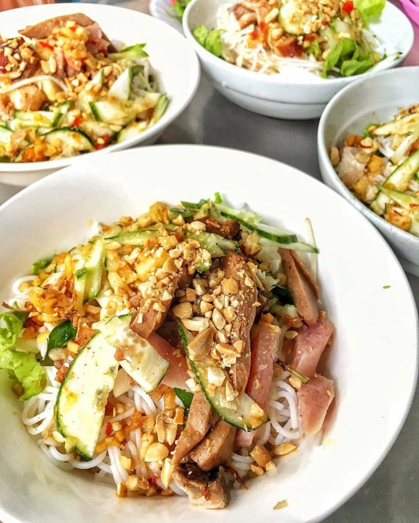 Tô bún mắm bà Đông. Ảnh: foodydanang