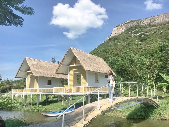 den-dong-cuu-ninh-thuan-de-co-bo-anh-tren-thao-nguyen-doc-la-ivivu-6