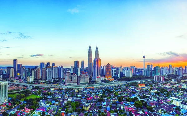 den-kualar-lumpur-du-le-hoi-mua-sam-ivivu-6