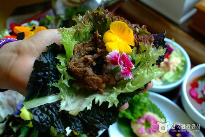 den-han-quoc-ma-khong-nem-do-an-o-10-quan-nay-khi-ve-chi-co-tiec-hui-hui-ivivu-3
