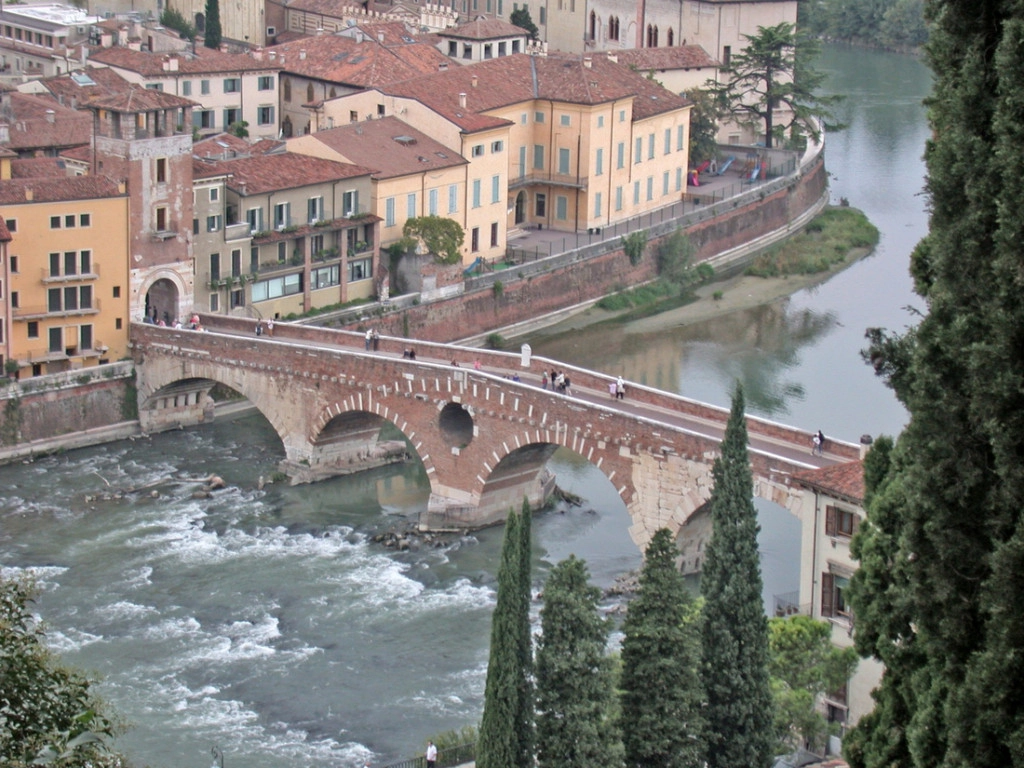 Cầu Ponte Romano Da Cast San Pietro Cầu Ponte Romano Da Cast San Pietro