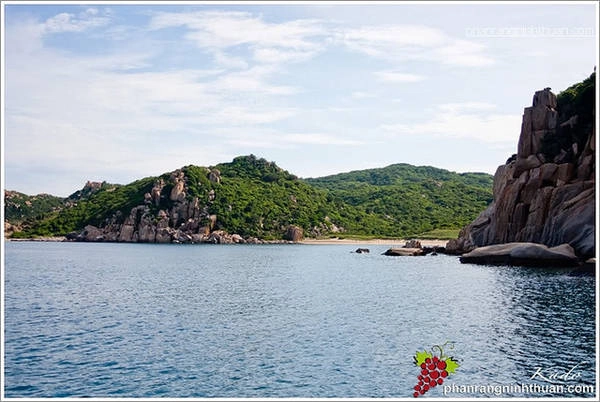 Cà Ná, đầm Nại, biển Ninh Chữ, vịnh Vĩnh Hy, tháp chàm, đồi cát Nam Cương Ảnh: Phanrangbinhthuan ninhthuan-ivivu-9