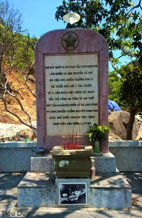 Di tích tàu không số ở Ninh Vân. Ảnh: Tiểu Duy Di tích tàu không số ở Ninh Vân. Ảnh: Tiểu Duy