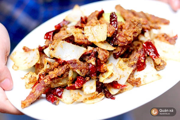 Thịt bò xào cay tê. Thịt bò xào cay tê.