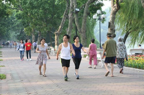 đi bộ nhanh ở người lớn tuổi