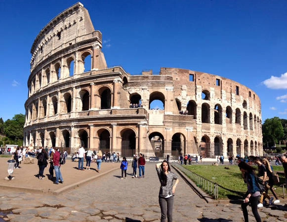 Đấu trường La Mã ở Rome (Italy). Đấu trường La Mã ở Rome (Italy).