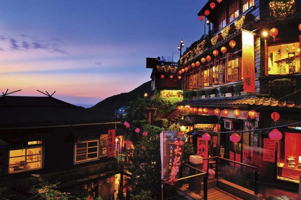 Làng cổ Cửu Phần trở thành nguồn cảm hứng cho đạo diễn nổi tiếng Hayao Miyazaki thực hiện bộ phim hoạt hình Spirited Away (Vùng Đất Linh Hồn) - Ảnh: OWNRIDES Làng cổ Cửu Phần trở thành nguồn cảm hứng cho đạo diễn nổi tiếng Hayao Miyazaki thực hiện bộ phim hoạt hình Spirited Away (Vùng Đất Linh Hồn) - Ảnh: OWNRIDES