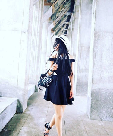 Chúng ta còn có thể dùng tóc để che bớt khuôn mặt như thế này... Chúng ta còn có thể dùng tóc để che bớt khuôn mặt như thế này...