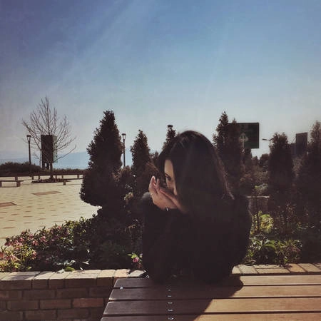 Mà che bằng tay cũng có năm bảy cách đấy nhé! Mà che bằng tay cũng có năm bảy cách đấy nhé!