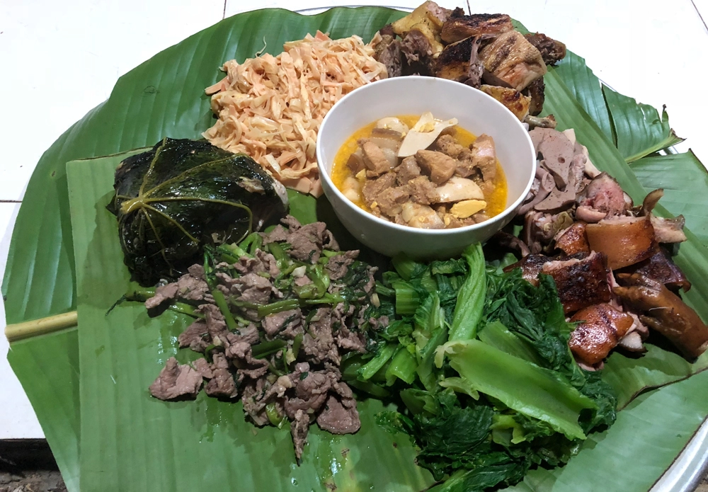 Tới với các tỉnh Tây Bắc, bạn cũng đừng quên thưởng thức những món ăn đặc trưng với thực phẩm tươi ngon như cỗ lá, măng luồng, cá sông Đà, lợn cắp nách, thịt trâu nấu lá lồm, xôi nếp cẩm... Tới với các tỉnh Tây Bắc, bạn cũng đừng quên thưởng thức những món ăn đặc trưng với thực phẩm tươi ngon như cỗ lá, măng luồng, cá sông Đà, lợn cắp nách, thịt trâu nấu lá lồm, xôi nếp cẩm...