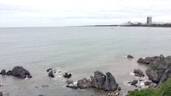 Từ Lan Châu nhìn ngược về Cửa Hội - Ảnh: BĂNG GIANG