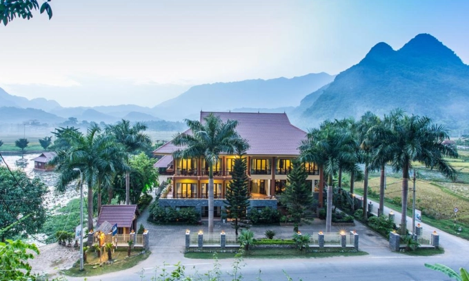 Có cái tên gần giống "người anh em" nhưng Mai Châu Lodge ra đời sớm hơn với phong cách khác biệt.
