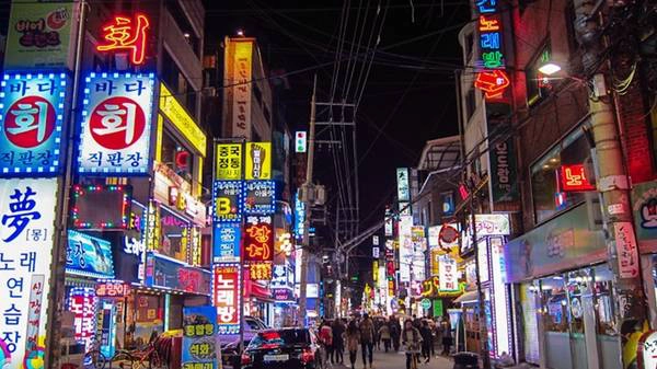 diem-an-choi-noi-tieng-o-bon-lang-dai-hoc-seoul-ivivu-3