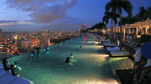 Bể bơi vô cực là điểm đến mơ ước của nhiều du khách đến Singapore. Ảnh: yoursingapore Bể bơi vô cực là điểm đến mơ ước của nhiều du khách đến Singapore. Ảnh: yoursingapore