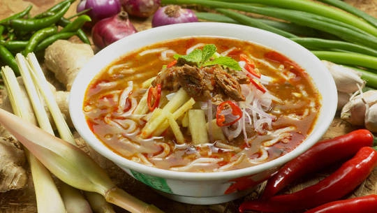 Ẩm thực Penang Malaysia - assam laksa - iVIVU.com