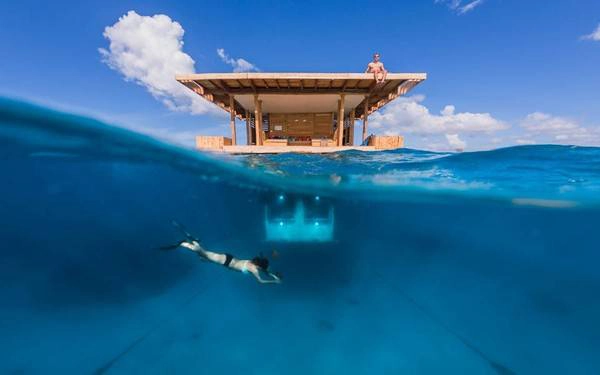 Căn phòng "The Underwater Room", thuộc về Manta Resort tại Pemba, Zanzibar, một đất nước xa xôi tại châu Phi nằm bên bờ Đại Tây Dương. Căn phòng "The Underwater Room", thuộc về Manta Resort tại Pemba, Zanzibar, một đất nước xa xôi tại châu Phi nằm bên bờ Đại Tây Dương.