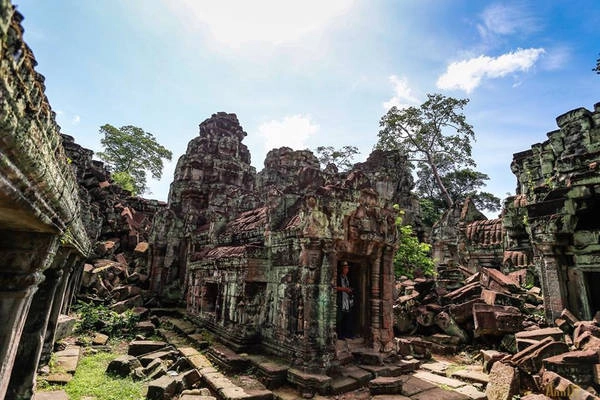 Chung với số phận với các ngôi đền khác, Preah Khan bị bỏ hoang sau khi đế chế Khmer sụp đổ. Chung với số phận với các ngôi đền khác, Preah Khan bị bỏ hoang sau khi đế chế Khmer sụp đổ.