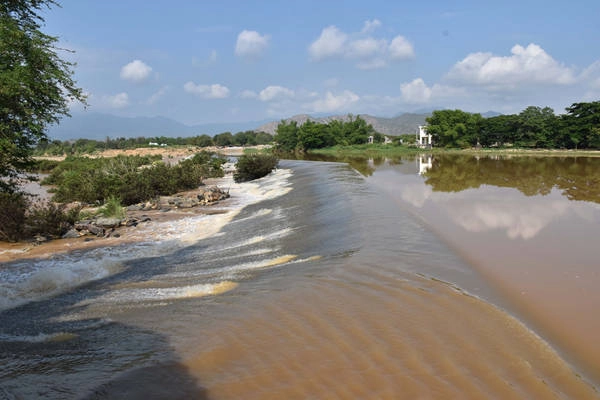 Đập Nha Trinh, đập thủy lợi cổ nhất Việt Nam.