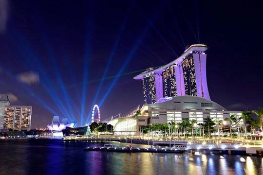 Singapore đang nóng trên các diễn đàn sau việc hải quan sân bay nước này từ chối cho nhiều nữ du khách Việt nhập cảnh, song, theo thông tin từ các công ty du lịch, việc nhập cảnh vào đất nước này theo nhóm bạn hay đoàn du khách do các hãng lữ hành thực hiện chưa bao giờ bị gây khó khăn. Ảnh: Huffington Post. Singapore đang nóng trên các diễn đàn sau việc hải quan sân bay nước này từ chối cho nhiều nữ du khách Việt nhập cảnh, song, theo thông tin từ các công ty du lịch, việc nhập cảnh vào đất nước này theo nhóm bạn hay đoàn du khách do các hãng lữ hành thực hiện chưa bao giờ bị gây khó khăn. Ảnh: Huffington Post.