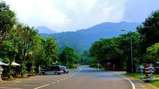 Ba Vì nổi tiếng là vùng đất có những nét đẹp hoang sơ, mang đậm dấu ấn ngàn năm lịch sử. Ba Vì nổi tiếng là vùng đất có những nét đẹp hoang sơ, mang đậm dấu ấn ngàn năm lịch sử.