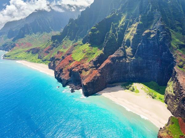 Ông Obama cho biết: “Cơ hội mà Hawaii đem lại - cơ hội trải nghiệm nhiều nền văn hóa trong môi trường tôn trọng lẫn nhau - đã trở thành một phần quan trọng trong thế giới quan của tôi, và là nền tảng cho những giá trị mà tôi trân trọng nhất”. Ảnh: Theknot. Ông Obama cho biết: “Cơ hội mà Hawaii đem lại - cơ hội trải nghiệm nhiều nền văn hóa trong môi trường tôn trọng lẫn nhau - đã trở thành một phần quan trọng trong thế giới quan của tôi, và là nền tảng cho những giá trị mà tôi trân trọng nhất”. Ảnh: Theknot.