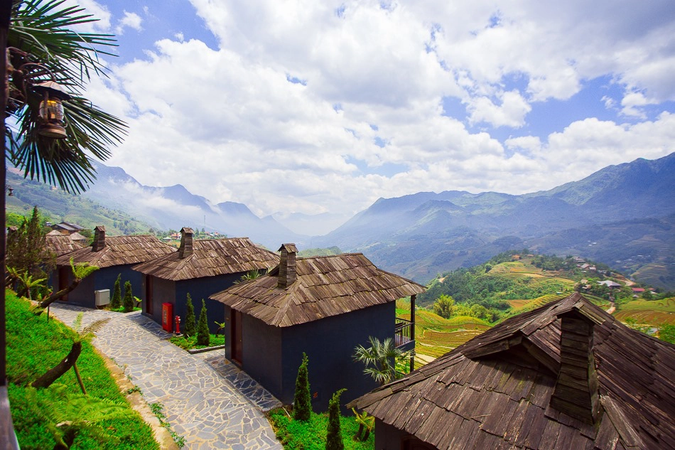 The-Mong-Village-Sapa-ivivu-11