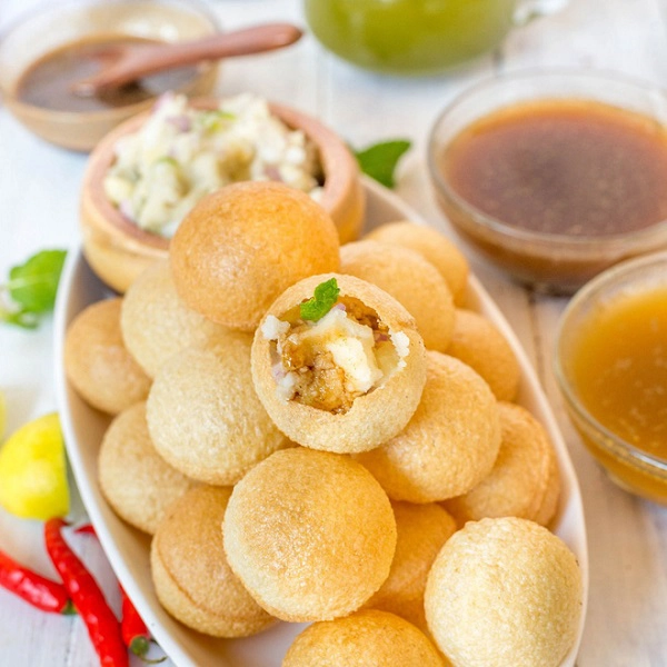 doc-dao-mon-banh-duong-pho-pani-puri-o-an-do-ma-du-khach-nao-cung-muon-mot-lan-nem-thu-ivivu-3
