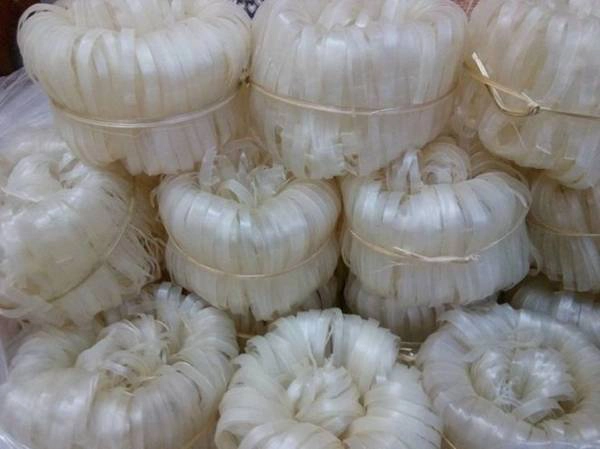 Sản phẩm đặc sản mì Chũ. Ảnh: Huyền Trần.